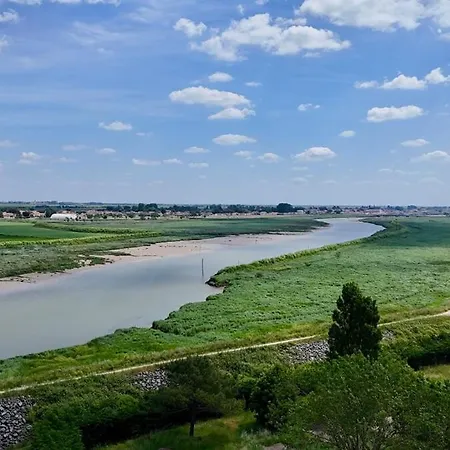 La Folie Fautaise - 500 M - Pool Apartamento