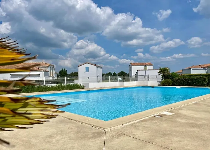 La Folie Fautaise - 500 M - Pool Lägenhet *